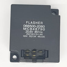 Load image into Gallery viewer, Mitsubishi Fuso Flasher Unit Signal Relay 5pin 066500-2080 (MC848790) 24V