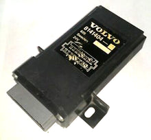 Load image into Gallery viewer, Volvo Truck Parts Flasher Relay with 3962108 8141404