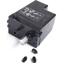 Load image into Gallery viewer, 20455262 20917279 Truck Spare Parts Lifting Hydraulic Cabin Pump For Volvo