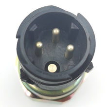 Load image into Gallery viewer, OE: 0484205003 1362168 81274210202 Oil Pressure Sensor For Man/Scania/Volvo/Renault TGS/TGX/TGA/FH12/FH16/B12/B9
