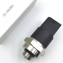 Load image into Gallery viewer, OE: 3962893 8156776 8143247 Truck Oil Pressure Switch Sensor For VOLVO FH FM D12A D16A
