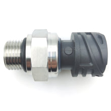 Load image into Gallery viewer, OE: 21634024 20375013 20428456 7420898038 7421302 Oil Pressure Sensor For VOLVO RENAULT PENAT TRUCK Diesel D12 D13 FH FM
