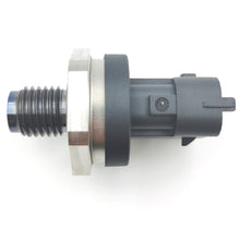 Load image into Gallery viewer, 0281002398 4897501 8631588 4897225 0281002964 Fuel Rail Pressure Sensor For IVECO MAN LDV CUMMINS VOLVO DEUTZ KHD DAF CASE ALPIN
