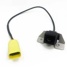 Load image into Gallery viewer, OE: 95790-2S211 95790-2S012 957902S211 957902S012 Car Rear View Camera Parking Camera  for Hyundai Ix35 Tucson Kia Sorento
