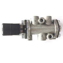 Load image into Gallery viewer, OE:1457275 1303948R 1457275R 130394 Truck Inhibitor Gear Valve For DAF 75 Cf 85 95 Xf 97-02
