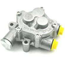 Load image into Gallery viewer, OE: 1939435 7018955161 35796711105 Truck Gear Fuel Pump For DAF MX11 MX13 CF XF
