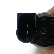 Load image into Gallery viewer, OE: 84518407 22999423 Auto Windshield Wiper Washer Motor Pump/Camera Washer Fluid Pump For Chevrolet Tahoe Suburban Cadillac
