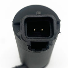 Load image into Gallery viewer, OE: A2271173000 A225372900 HLK7037 6SU17664DA F6SZ17664BA Truck Windshield Washer Pump For Freightliner Trucks
