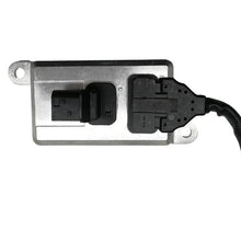 Load image into Gallery viewer, 24V Nitrogen Sensor A0101539328 NOx Sensor 5wk96363 Oxygen Sensor For Mercedes-Benz Trucks
