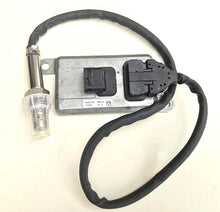 Load image into Gallery viewer, 84422745 5WK96710A Nox sensor FOR TITAN/NEW HOLLAND/STEIGER
