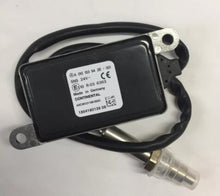 Load image into Gallery viewer, 24V Nitrogen Sensor A0101539328 NOx Sensor 5wk96363 Oxygen Sensor For Mercedes-Benz Trucks
